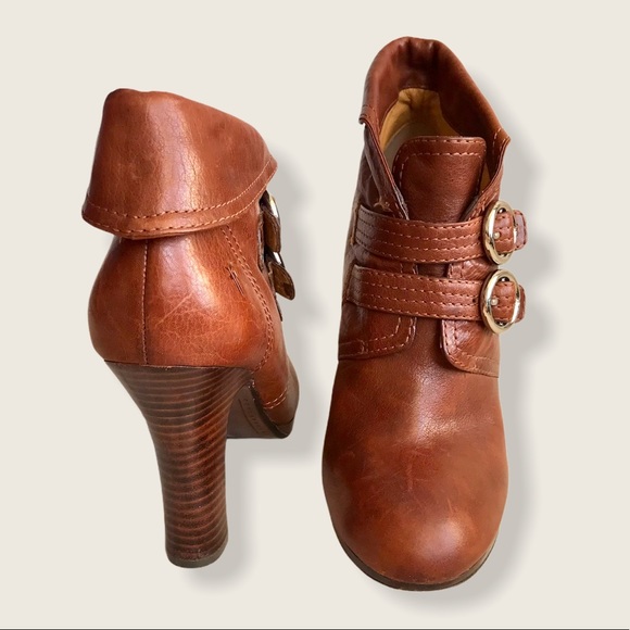 Frye Matilda 2-Strap Heeled Leather Ankle Booties - Picture 8 of 12